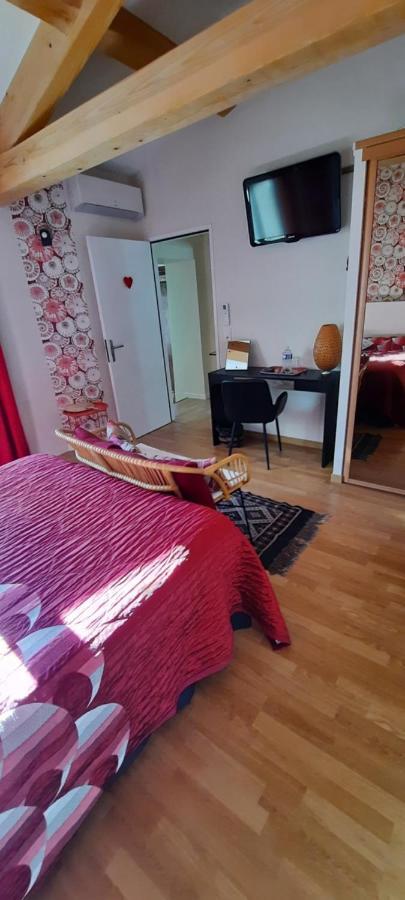 Le Cocon Bed & Breakfast Saint-Paul-les-Fonts Exterior photo
