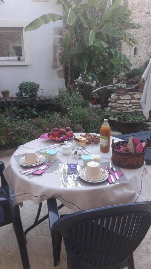 Le Cocon Bed & Breakfast Saint-Paul-les-Fonts Exterior photo